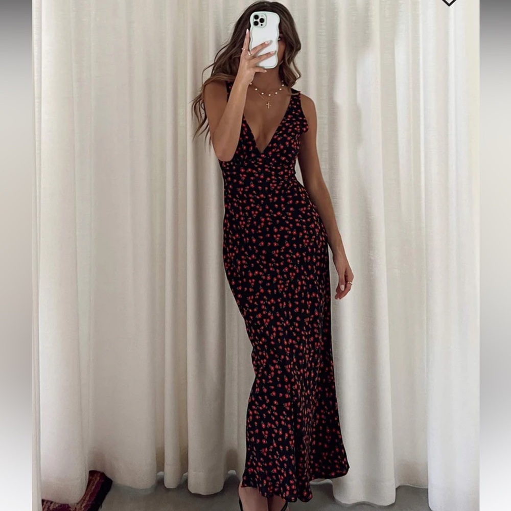 Princess Polly NELLIE MAXI DRESS BLACK/RED FLORAL